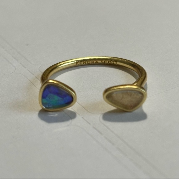 Kendra Scott ring blue and clear stone matte gold finish size 8 - Picture 9 of 9